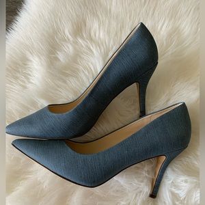 Nine West woman’s heels size 11 blue color